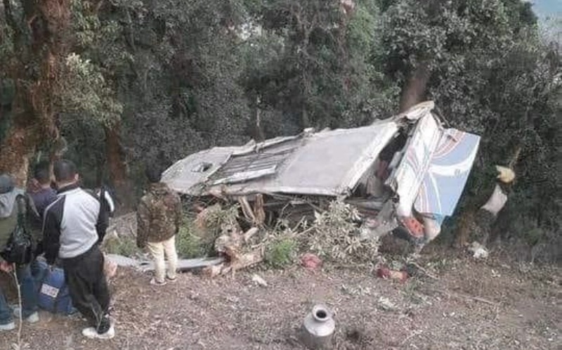 बागलुङमा बस दुर्घटना, ७ जनाको मृत्यु, २५ घाइते