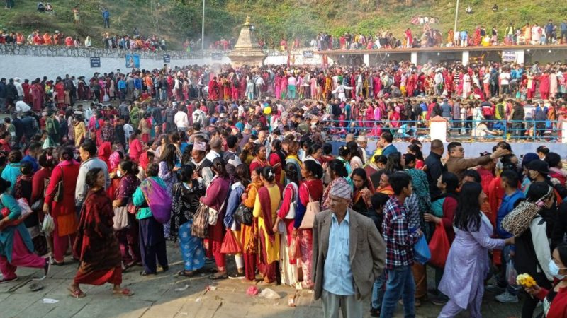 आज आमाको मुख हेर्ने दिन मातातिर्थ औँशी, चन्द्रागिरि मातातीर्थ कुण्डमा स्नान गर्नेको घुइँचो
